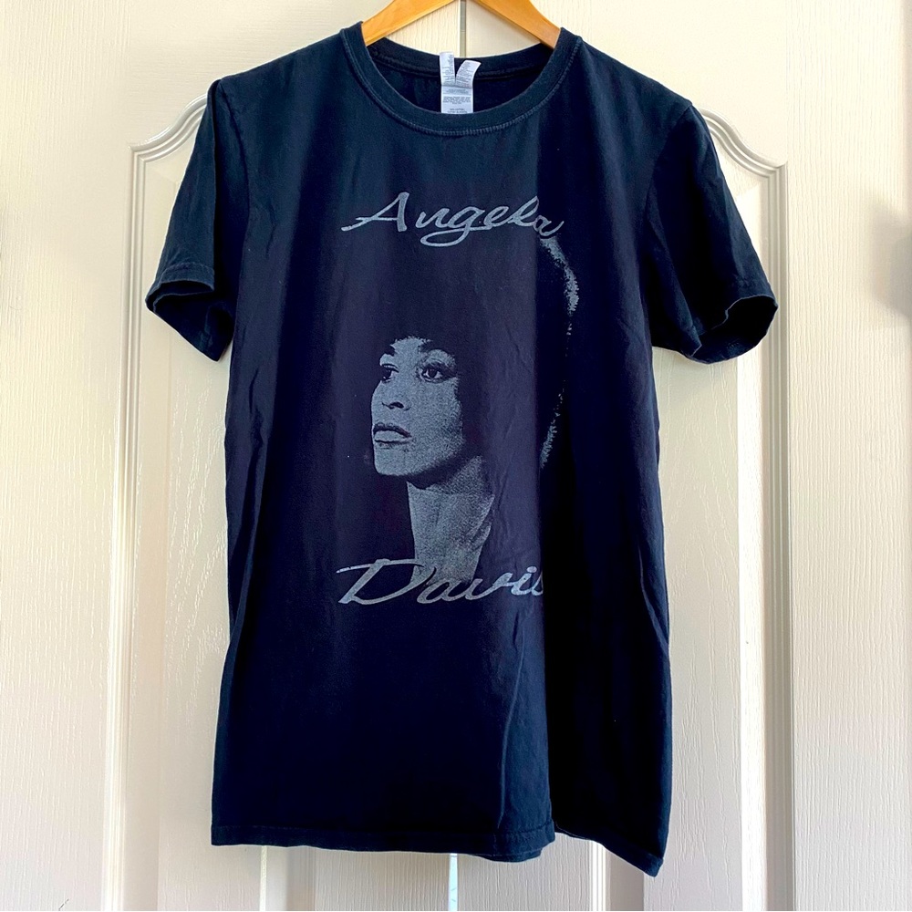 Angela Davis Tee size M